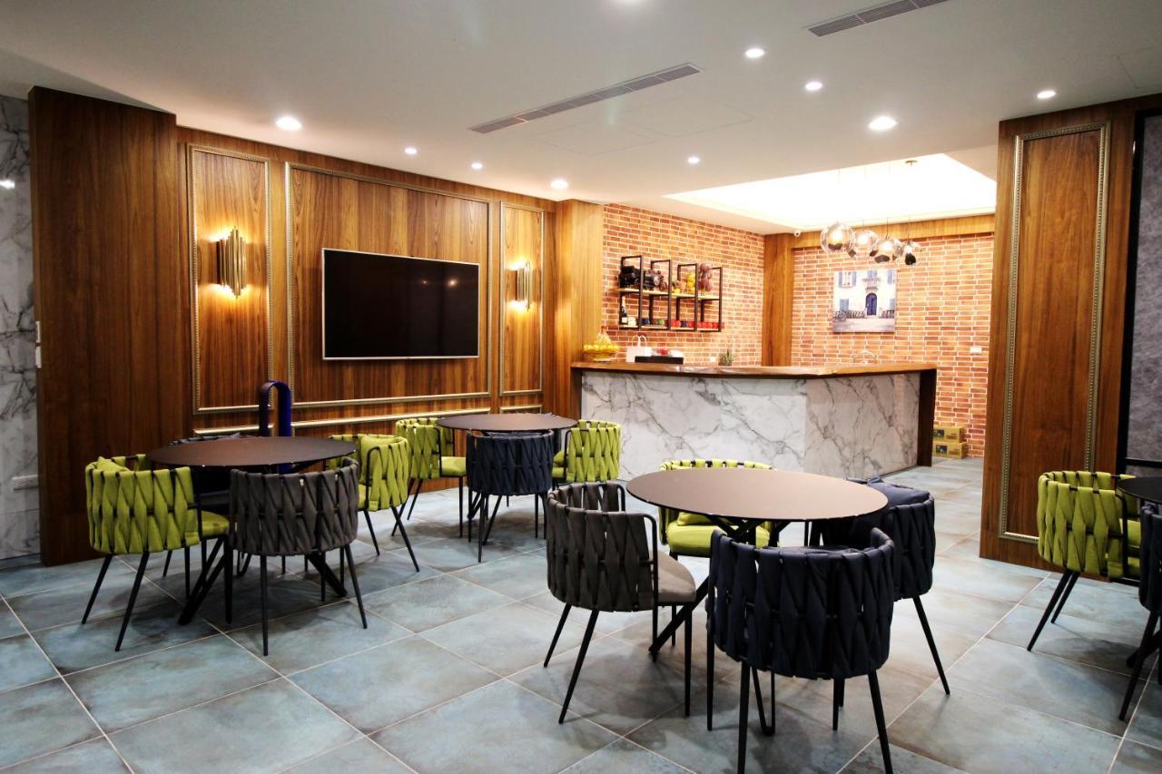 Hamastar Hotel Kaohsiung Exterior photo